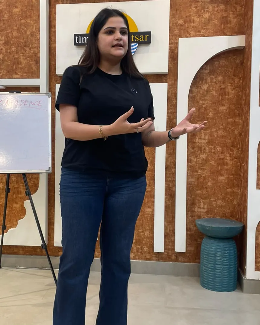 A member giving a speech at a Talkmasters meeting